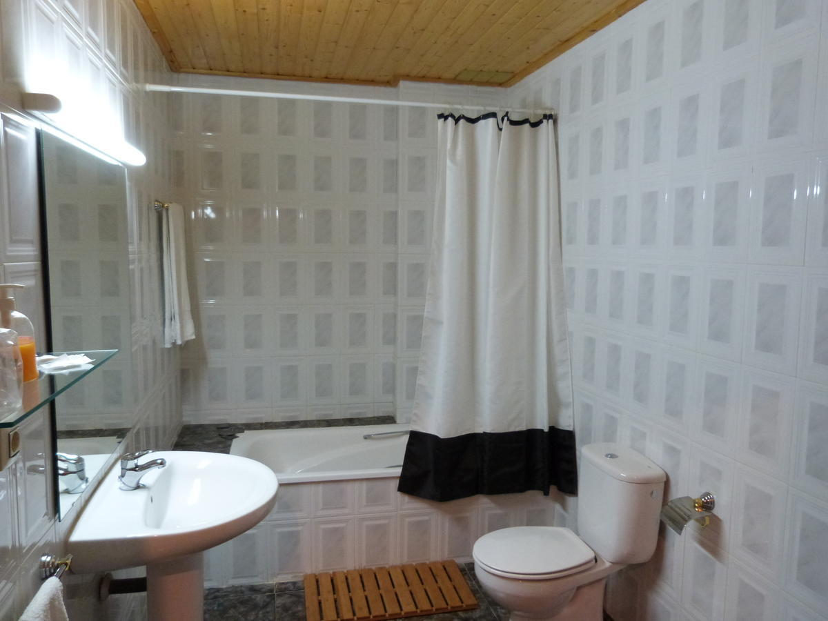 Ca L'Amadeu Hotel Vilanova d'Escornalbou Habitación foto