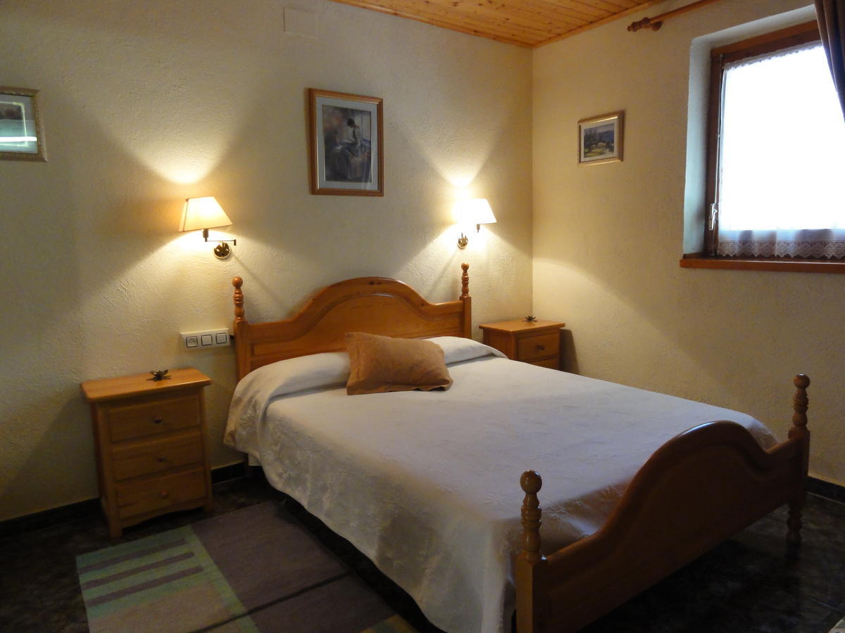 Ca L'Amadeu Hotel Vilanova d'Escornalbou Habitación foto