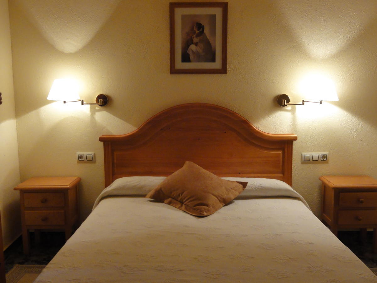 Ca L'Amadeu Hotel Vilanova d'Escornalbou Habitación foto
