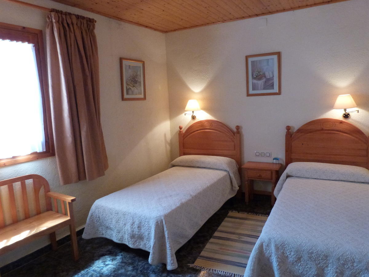 Ca L'Amadeu Hotel Vilanova d'Escornalbou Habitación foto