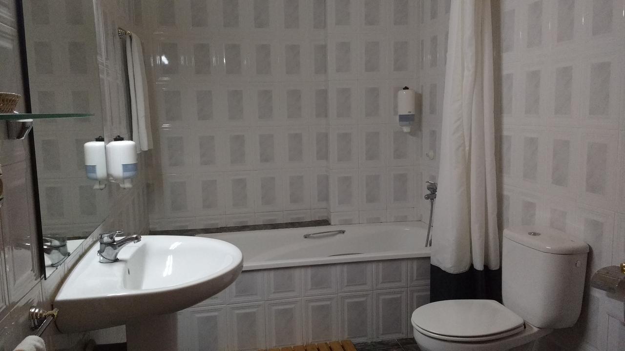 Ca L'Amadeu Hotel Vilanova d'Escornalbou Exterior foto
