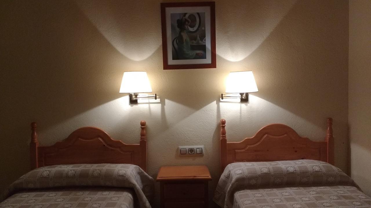 Ca L'Amadeu Hotel Vilanova d'Escornalbou Exterior foto